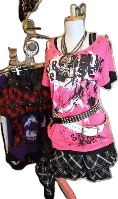 Goth Gifts, How To Impress, Scene Girl, 일본 패션, Black Fairy, Catty Noir, Fairy Skirt, Scene Outfits, Rawr Xd