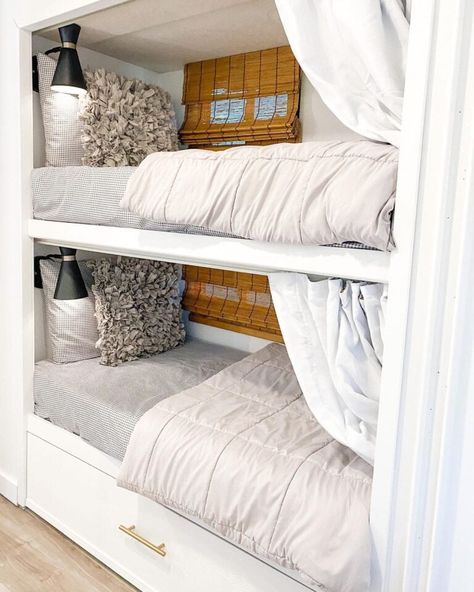 52 Of Our Favorite RV Bunkroom Renovations – Love That RV Rv Camper Bedroom Makeover, Camper Decorating Ideas Modern, Rv Bed Ideas, Rv Bunkroom, Rv Bunk Beds Ideas, Caravan Bunk Beds, Camper Bedding, Camper Bunk Beds, Rv Bunk Beds