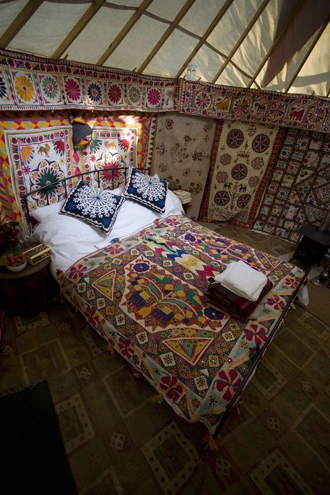 Boho Yurt Interior, Yurt Home, Yurt Living, Indian Bedroom, Boho Interiors, Cosy Home, Bohemian Interior, Bohemian Home, Yurt