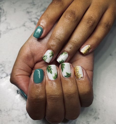 Gel manicure, palm leaf nail art Palm Leaf Nails, Leave Nails, Leaf Nails, Leaf Nail Art, Jazz Hands, Nail Envy, Beach Themed, Gel Manicure, Mani Pedi