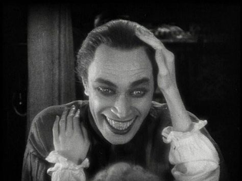 Diane Doniol-Valcroze on Twitter: "The Man Who Laughs (1928) Director: Paul Leni… " German Expressionism Film, Forced Smile, Terrifying Movies, Laughing Man, Conrad Veidt, The Man Who Laughs, Silent Films, Horror Vintage, Foreign Film