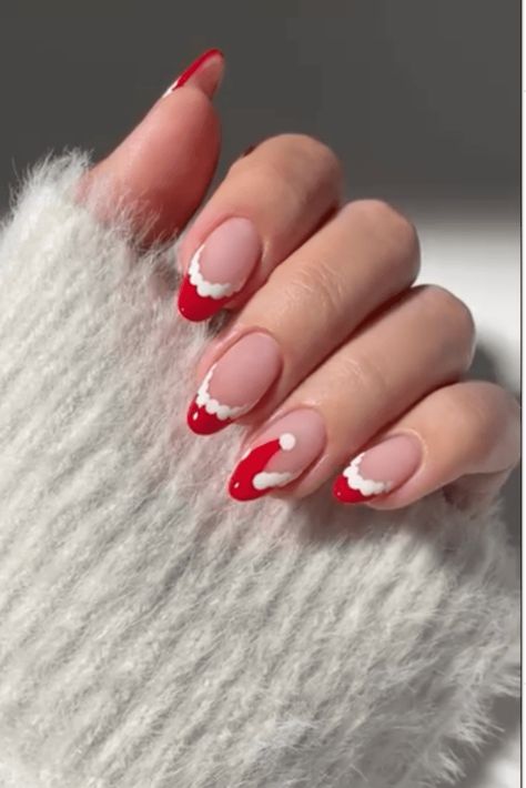 Nails Santa Hat, White Christmas Nail Ideas, Red And Green Nails, Santa Nail Art, Santa Hat Nails, Plaid Nail Art, Xmas Nail Designs, Christmas Nail Colors, Santa Nails