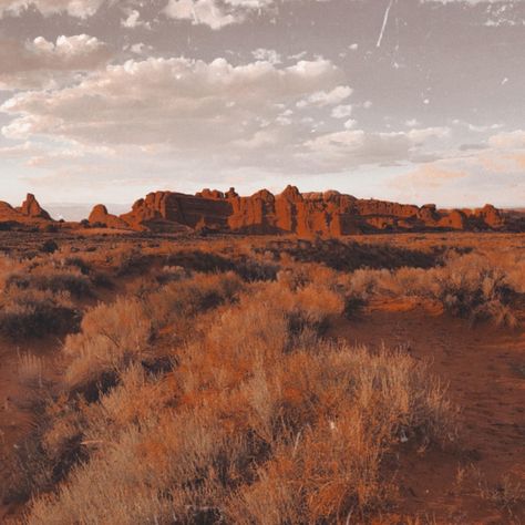 Desert Dystopia Aesthetic, Desert Town Aesthetic, Mojave Desert Aesthetic, Navajo Aesthetic, Desert Grunge, Desert Farm, Utah Aesthetic, Southwest Aesthetic, Canyon Landscape