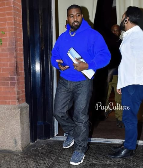 Yeezy 500 High Outfit, Kanye West Family, Yeezy Collection, Kanye West Style, Vice City, Techwear Fashion, Yeezy Season, Yeezy 500, Celeb Fashion