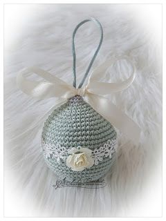 Gratis haakpatroon Brocante kerstballen ontworpen en gemaakt door JB Crochet Design & Creations Brocante Style, Christmas Crochet Patterns, Crochet Design, Crochet Edging, Christmas Knitting, Christmas Crochet, The English, Crochet Designs, Free Crochet Pattern