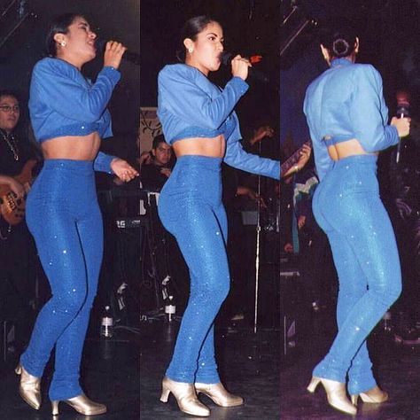 Selena Quintanilla Fan Page on Instagram: “Have a great day everyone! . . #bodygoals #selena #selenaquintanilla” Selena Quintanilla Blue Outfit, Selena Quintanilla Body, Selena Quintanilla Quotes, Selena Quintanilla Makeup, Selena Quintanilla Outfits, Selena Quintanilla Fashion, Selena Q, Tejano Music, Nylon Magazine