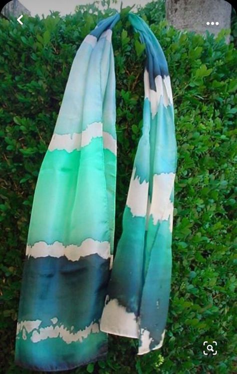 Diy Silk Scarf, Dupatta Designs Ideas, Silk Painting Techniques, Ty Dye, Tie Dye Patterns Diy, Pure Chiffon Sarees, Saree Painting, Tie Dye Crafts, Hand Painted Scarves