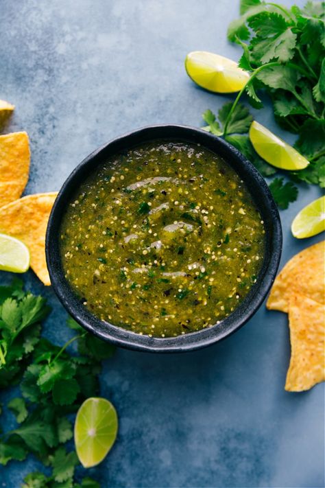 Adobo Sauce Recipe, Roasted Salsa Verde Recipe, Salsa Verde Chicken Enchiladas, Roasted Tomatillo Salsa, Homemade Salsa Verde, Mexican Shredded Beef, Salsa Verde Recipe, Roasted Tomatillo, Tomatillo Sauce