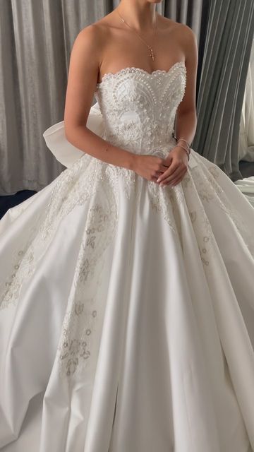 Leah Da Glória on Instagram: "X FINAL FITTING X @leahdagloria" Poofy Lace Wedding Dress, Big Poofy Wedding Dress Ball Gowns, Princess Lace Wedding Dress, Weddinh Dresses, August Wedding Dress, Off The Shoulder Lace Wedding Dress, Girly Wedding Dress, Big Ball Gown Wedding Dress, Leah Da Gloria Wedding Dress