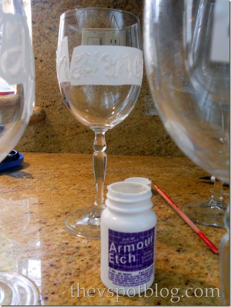 glass etching, wine glass, personalized. Glitter Wine Glasses Diy, Fun Wine Glasses, How To Make Glitter, Glitter Wine Glasses, Diy Wine Glasses, Decorated Wine Glasses, Personalized Wine Glasses, Wine Glass Crafts, Diy Glitter