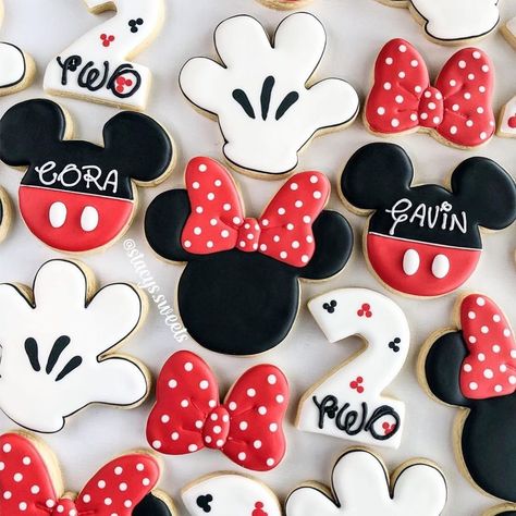 Classic Mouse Cookies! . Repost from @stacys.sweets • Oh TWOdles! #ohtwodles #mickeymousecookies #minniemousecookies #mickeymouse… | Instagram Minnie And Mickey Birthday Party Ideas, Mickey Birthday Cookies, Oh Twodles Birthday Cookies, Twodles Cookies, Minnie Mouse Cookies 2nd Birthday, Oh Twodles Cookies, Ohhh Twodles, Twodles Birthday Cake, Twodooles Birthday