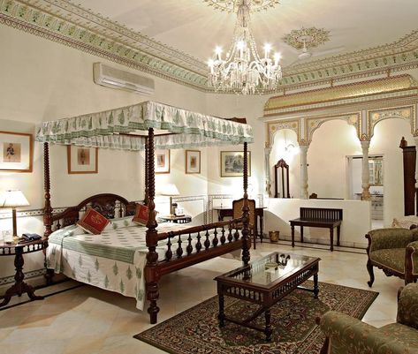 Indian Bedroom Decor, Indian Bedroom, Heritage Hotel, Pink City, Four Poster, Indian Homes, Bed Furniture Design, Indian Home, Bed Room