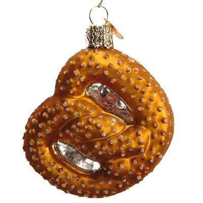 Christmas Ornaments that are Symbols of Good Luck — Trendy Tree Christmas Pretzel, Christmas Pretzels, Old World Christmas Ornaments, Food Ornaments, Ornament Hooks, Decoration Originale, Old World Christmas, Christmas Gift Box, Ornament Crafts