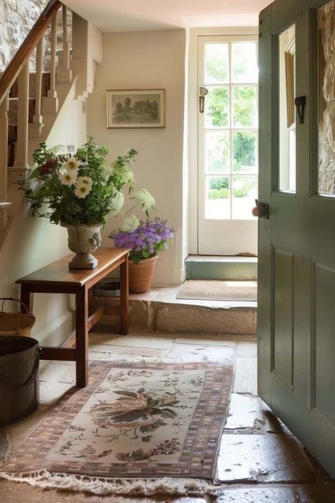 Cottage Entrance Hall, Cottage Core Dining Room, Home Entryway Ideas, Entrance Hall Ideas, Cottage Entrance, Cottage Core Living Room, Cottage Hallway, Cottage Entryway, Cottage Core Home Decor