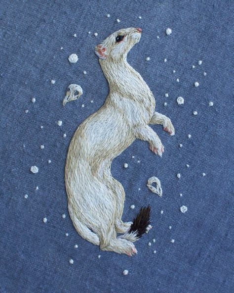 Pointillist Painting, Chloe Giordano, Deer Embroidery, Miniature Embroidery, Thread Painting, Crewel Embroidery, Embroidery Needles, Woodland Creatures, Art Textile