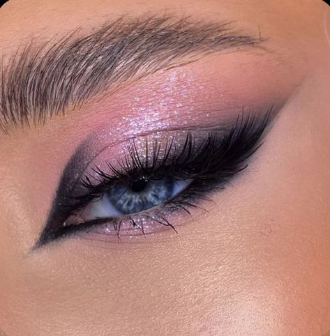 Shimmer Eye Makeup, Prom Eye Makeup, Cute Eye Makeup, Eye Makeup Pictures, Pinterest Makeup, Makijaż Smokey Eye, Eye Makeup Designs, Dope Makeup, Makeup Eye Looks