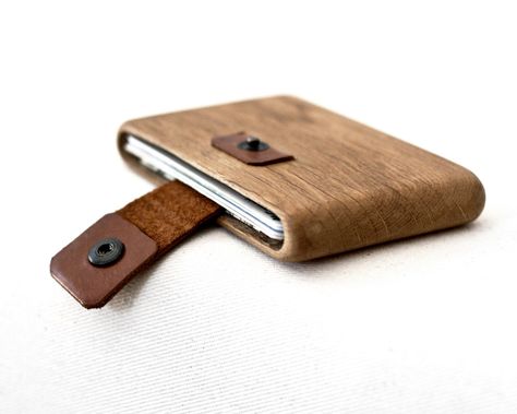 oak wallet Wood Wallet, Wooden Bag, Wallet Design, Branded Wallets, Wooden Projects, Small Wood Projects, Minimalist Wallet, Leather Projects, Wooden Crafts