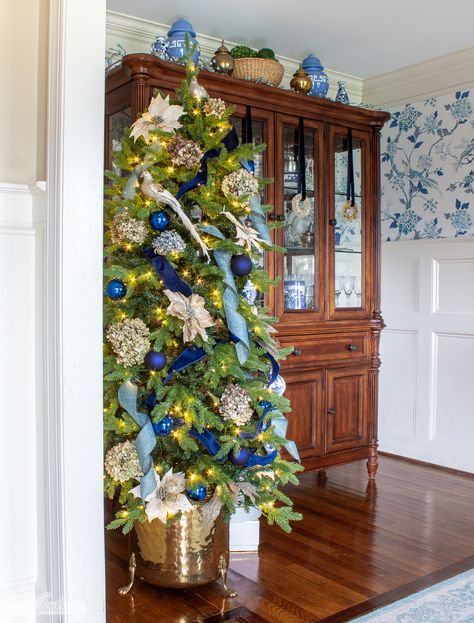 Chinoiserie Christmas Tree, Silver Tinsel Tree, Christmas Tree Decorated, Chinoiserie Christmas, Southern Christmas, Dried Hydrangeas, Shiny Brite Ornaments, Tinsel Tree, Christmas Tours