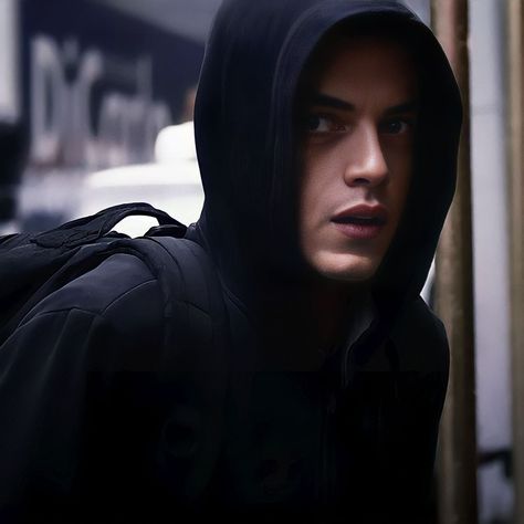 Mr Robit, Eliot Mr Robot, Eliot Alderson, Elliot Alderson, Robot Icon, Rami Malek, Mr Robot, Going Crazy, Tokyo