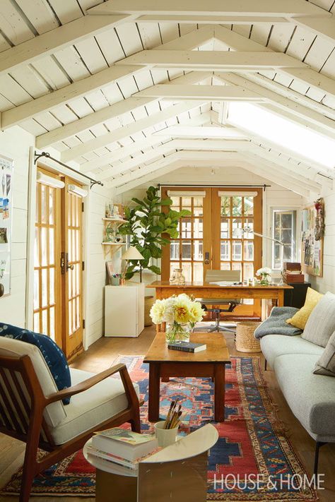 Hand-me-downs and sentimental pieces, including candles, books and tchotchkes, fill Tassie Williams' tiny shed. | Photographer: Virginia Macdonald | Designer: Mary-Beth Jenner She Shed Office, She Shed Interior, Multifunctional Room, Office Shed, Rustic Home Offices, Shed Office, Shed Interior, Studio Shed, Shed Home