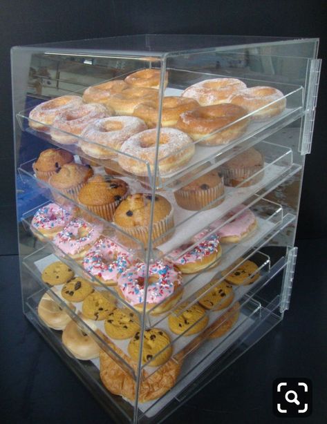 Cookie Display Case, Donat Glaze, Cookie Display, Pastry Display, Bakery Shop Design, Bakery Kitchen, Bakery Decor, Bakery Display, Bakery Design