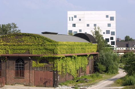 Gallery of A Photographic Journey Through Zollverein: Post-Industrial Landscape Turned Machine-Age Playground - 16 Post Industrial Landscape, Industrial Landscape, Ecology Design, Abandoned Property, Machine Age, Coal Mining, Urban Landscape, Modern Industrial, Heritage Site