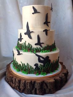 hunting cakes - Yahoo Image Search Results Duck Hunting Cakes, Grooms Cake Hunting, Hunting Birthday Cakes, Deco Cupcake, Vanilla Buttercream Icing, Hunting Cake, Grooms Cakes, Groom Cake, Buttercream Icing