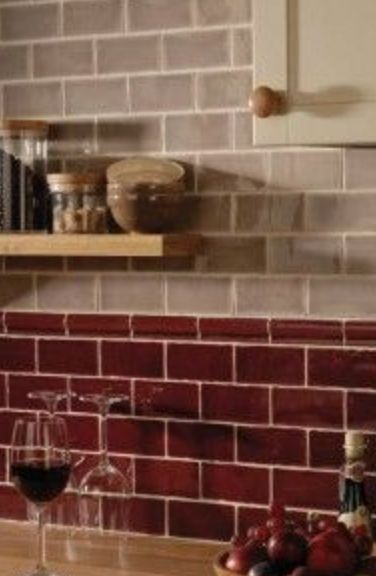 Red Tile Kitchen, Brown Kitchen Tiles, Red Kitchen Tiles, Red Subway Tile, Red Backsplash, Red Tiles, Brown Kitchens, Smitten Kitchen, U Bahn