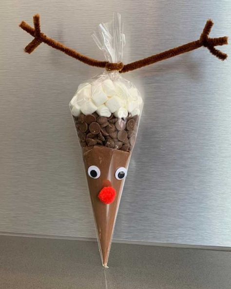 Reindeer Hot Chocolate Set Reindeer Cones, Reindeer Hot Chocolate Cones, Hot Cocoa Craft, Hot Chocolate Reindeer, Christmas Sweet Cones, Hot Chocolate Cones, Christmas Favours, Chocolate Reindeer, Reindeer Hot Chocolate