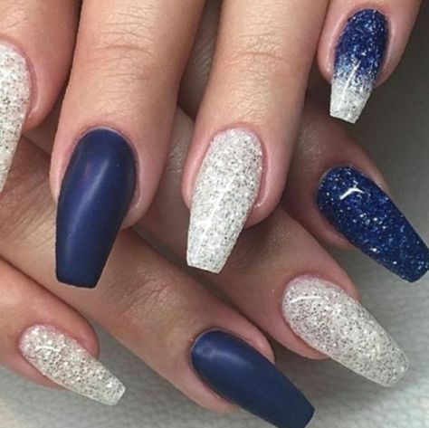 37+ Navy Blue And White Nail Designs - NailsPix #gelnailsdesigns #gelnails Navy And Silver Nails, Navy Blue Nail Designs, Blue And Silver Nails, Blue And White Nails, Blue Coffin Nails, Dark Blue Nails, Navy Blue Nails, Coffin Nails Matte, Nails Matte