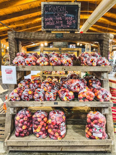 Apple Orchard Store, Farm Stand Ideas Diy Projects, Apple Orchard Aesthetic, Orchard Ideas, Apple Stand, Harvest Dinner Party, Farm Harvest, Fall Market, Apple Cinnamon Bread