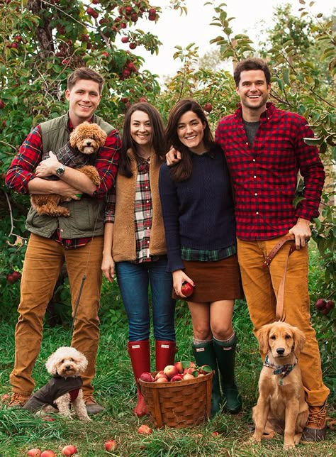 Sweater:  J.Crew  Shirt:  Madewell  Skirt:  J.Crew  Bag:  J.Crew  Boots:  Hunter ... Family Portrait Outfits, Family Photo Colors, Winter Family Photos, Fall Family Portraits, Fall Family Photo Outfits, Family Photoshoot Outfits, Family Christmas Pictures, Fall Family Pictures, Quoi Porter