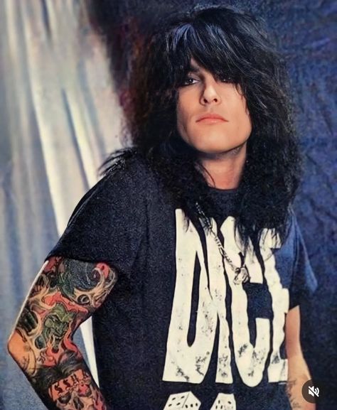 Motley Crue Nikki Sixx, Motley Crüe, Rockstar Aesthetic, 80s Bands, Nikki Sixx, Glam Metal, Tommy Lee, Perfect Boyfriend, Cat Icon