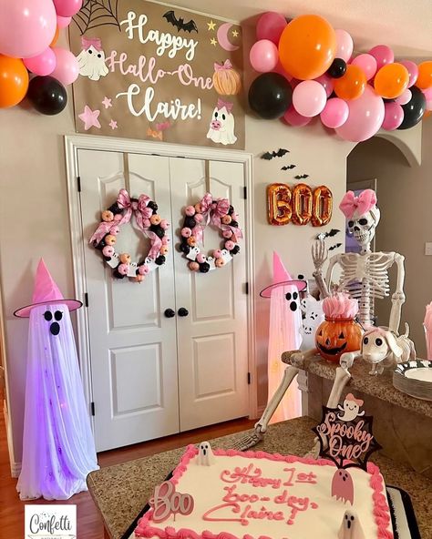 🎃👻 Claire’s Hallo-ONE Bash! 👻🎃 The perfect blend of spooky and sweet! This adorable Halloween-themed setup was full of festive details to make Claire’s first birthday a truly magical celebration! 🧡✨ Happy first birthday, Claire! 🎉 #halloweenbirthday #halloweendecor #firstbirthday #littlepumpkin First Birthday October Girl, First Birthday Girl Themes October, 1st Birthday Halloween Theme Girl, 1st Birthday Halloween Theme, October First Birthday Girl, Halloween First Birthday Girl, Spooky One First Birthday, Halloween First Birthday, Happy First Birthday