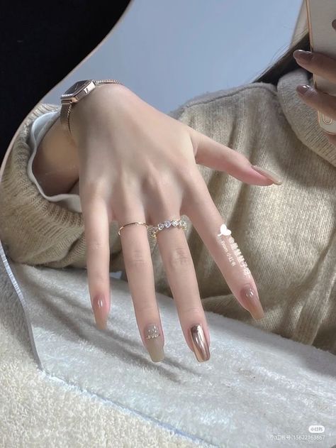 Long Slim Fingers, God Nails, Slim Fingers, Slender Hands, Kpop Idol Dr, Veiny Hands, Girls Nail Designs, Hands Nails, Aesthetic Grunge Outfit