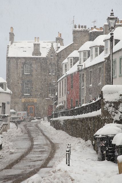 A rare snowy day in South Queensferry. Picture taken by Duncan Smith. Snow In Scotland, Christmas In Scotland Aesthetic, Snow Edinburgh, Edinburgh Snow, Scotland Snow, Snow In Europe, Queensferry Scotland, Winter Scenery, Edinburgh Scotland