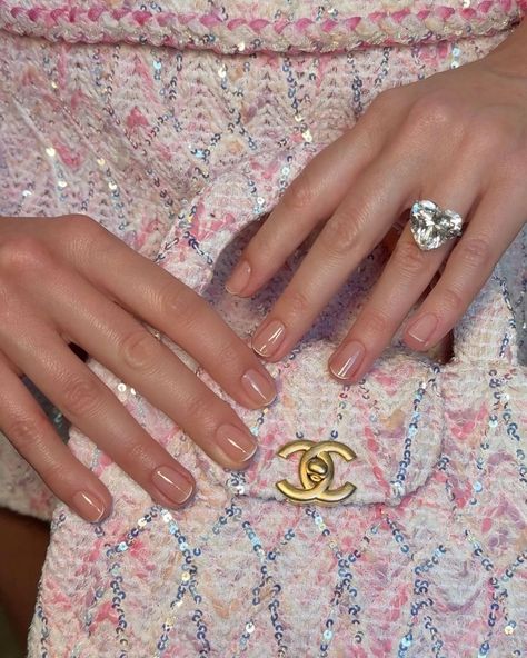 Margot Robbie Nails, Margot Robbie Chanel, Betina Goldstein, Chanel Details, Pink French Manicure, Pale Pink Nails, Chanel Nails, Nail Trend, White Tip