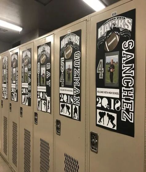 Football Team Locker Decorations, Athletic Locker Decorations, School Spirit Locker Decorations, Varsity Locker Room Decorations, Homecoming Ideas For Football Players, Outside Locker Decorations Ideas, Decorated Lockers For Sports, Senior Night Football Decorations, Locker Room Posters Football