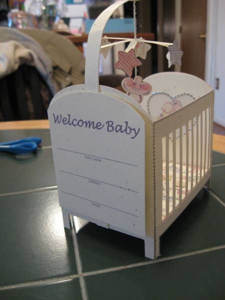 {DIY} "crib" party favor container for baby shower Baby Shower Card Box Diy, Baby Shower Card Box, Rustic Card Box Wedding, Diy Crib, Baby Shoes Diy, Gift Card Boxes, Baby Shower Card, Christmas Baskets