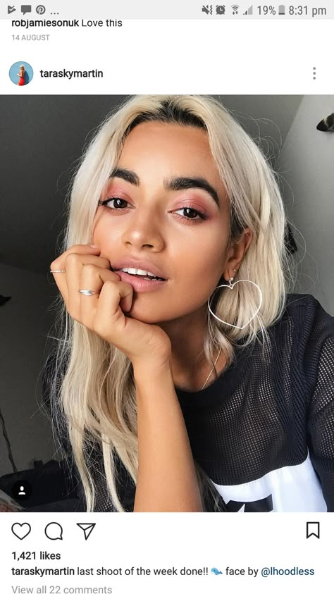 Platinum Blonde Hair On Brown Skin, Mexican With Blonde Hair, Asian White Hair, Korean Side Bangs, Brown Skin Blonde Hair, Tv Show Ideas, Dark Skin Blonde Hair, Balyage Hair, Curly Hair Color