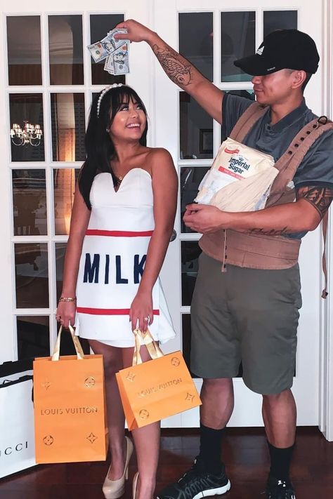 Funny Halloween Costumes For Couples, Punny Costumes, Easy Couples Costumes, Punny Halloween Costumes, Most Creative Halloween Costumes, Funny Couple Costumes, Couples Halloween Costumes, Clever Costumes, Costumes For Couples