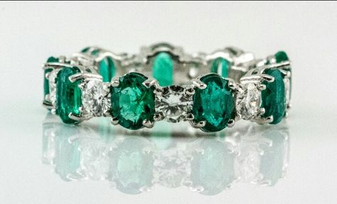 Emerald Eternity Band, Jewelry Design Studio, Eternity Ring Gold, Rings Cool, Eternity Ring Diamond, Jewelry For Her, Diamond Eternity, Eternity Band, Rings For Her