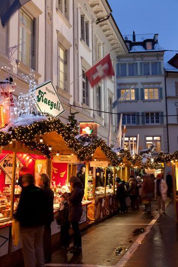 Switzerland Christmas, Switzerland Travel, Swiss Alps, Colorful Style, Christmas Market, Dream Vacations, Travel Dreams, Great Places, Europe Travel