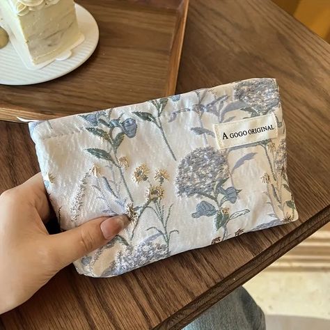 Aesthetic Floral Print Comestic Bag Portable Makeup Storage - Temu Portable Makeup Storage, Flowers Fashion, Toiletries Organization, Pencil Bags, Toiletry Storage, Matches Fashion, Beauty Bag, Flower Fashion, Cosmetic Bags