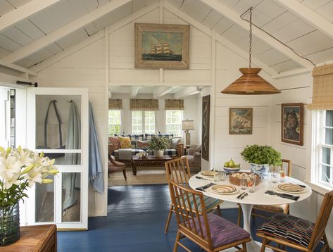 Nantucket Style Homes Interior, Nantucket Style Homes, Cottage Makeover, Nantucket Cottage, Nantucket Style, Maine Cottage, Morning Room, Style Cottage, Beach Cottage Decor