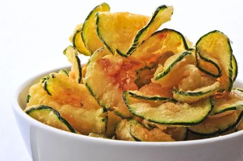 Dehydrated Zucchini Chips, Zucchini Pommes, Zucchini Chips Recipe, Zucchini Crisps, Snack Sani, Zucchini Chips Baked, Bake Zucchini, Zucchini Chips, Zucchini Fries