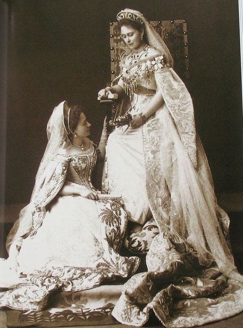 Russian Wedding, Alexandra Feodorovna, Star Photography, Court Dresses, Lady In Waiting, Russian Culture, Romanov Family, Russian History, Imperial Russia