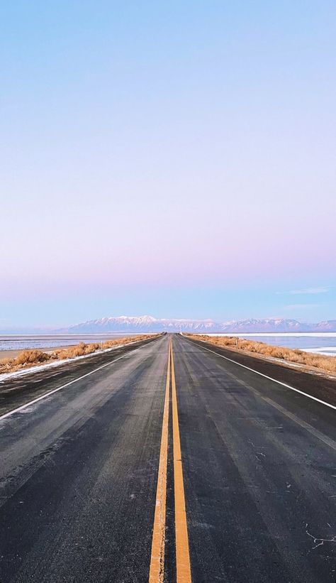 Road Perspective, Road Aesthetic, Road Wallpaper, Blowin' In The Wind, Miniature Photography, Road Photography, Portrait Background, Creative Advertising Design, Long Walk