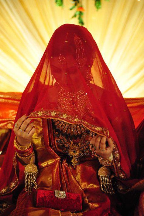 Red Indian, Bride Portraits, Aldous Huxley, Indian Brides, Veil Brides, Purple Love, Arabian Nights, Southeast Asian, Married Woman