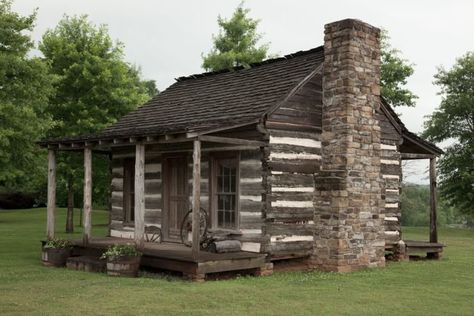 6. Stagecoach Log Cabin - Tuscumbia Old Log Cabin, Rustic Houses, Cabin Plan, Old Cabins, Small Log Cabin, Cozy Cabins, Family Cabin, Cabin Exterior, Alabama State